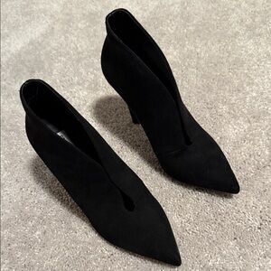 Steve Madden Black Suede Heels